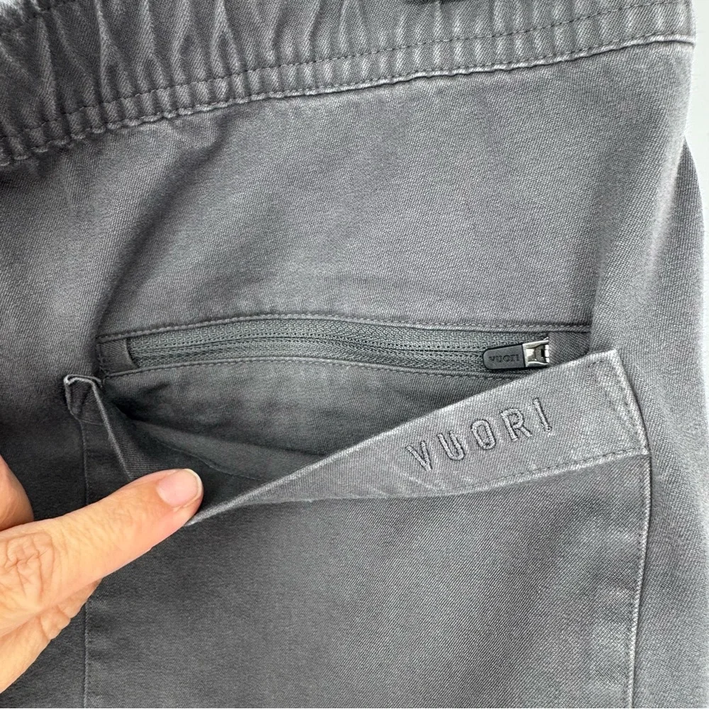 Vuori All Ways Elastic Waist Pant Grey Size M‎ Outdoor Athleisure Sporty Dressy